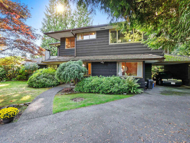 933 Sherwood Lane, West Vancouver BC V7V 3Y1