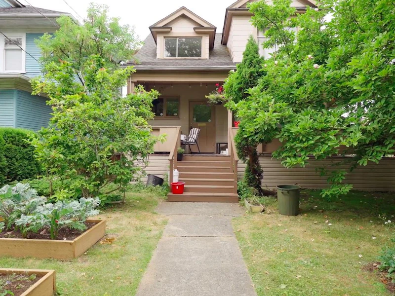 5 W 11th Avenue, Vancouver BC V5Y 1S6