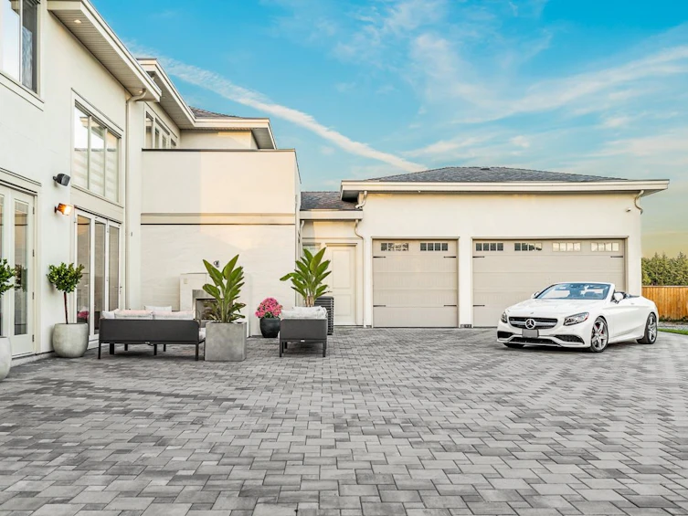 6400 Steveston Highway, Richmond, BC, V7E 2K8