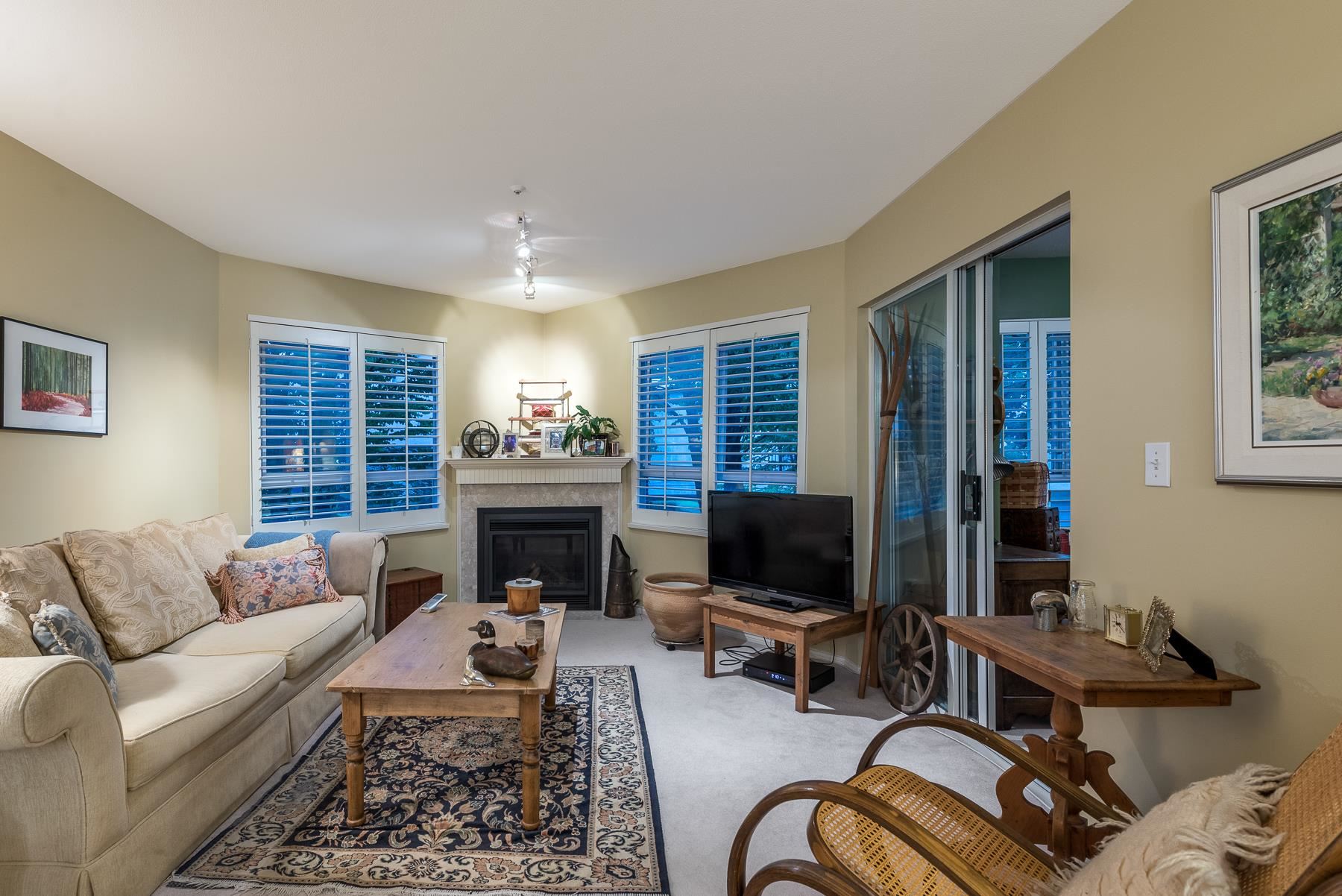 212-128 W 8th Street, North Vancouver, BC, V7M 3M1