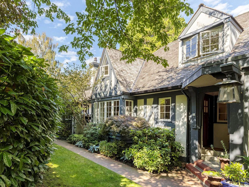 5 - 1820 Bayswater Street, Vancouver BC V6K 4A4