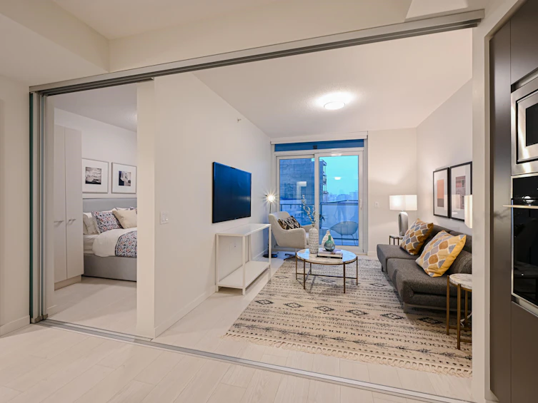 821-180 E 2nd Avenue, Vancouver, BC, V5T 1B5