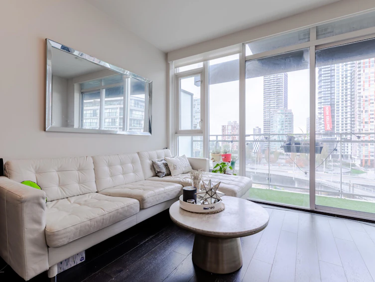 1102-1372 Seymour Street, Vancouver, BC, V6B 0L1