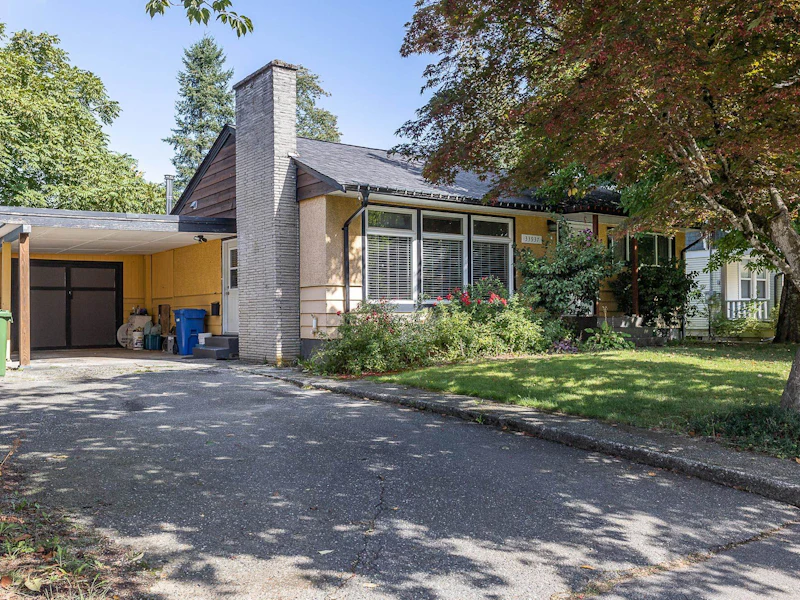 33937 Victory Boulevard, Abbotsford BC V2S 1S8