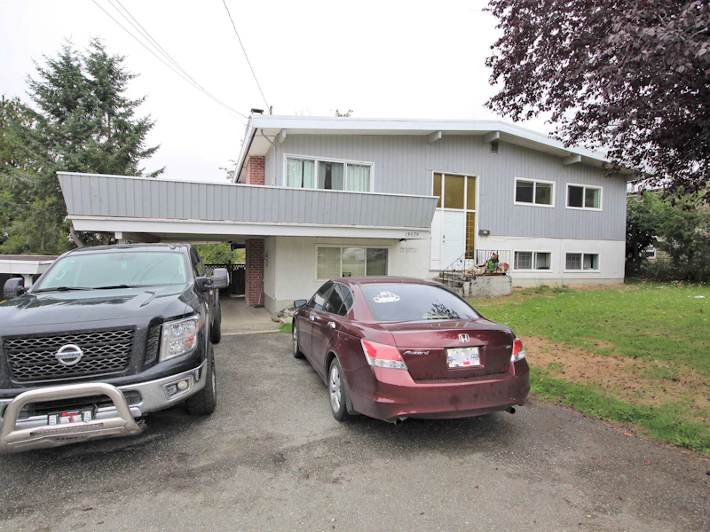 13579 112th Avenue, Surrey BC V3R 2G2