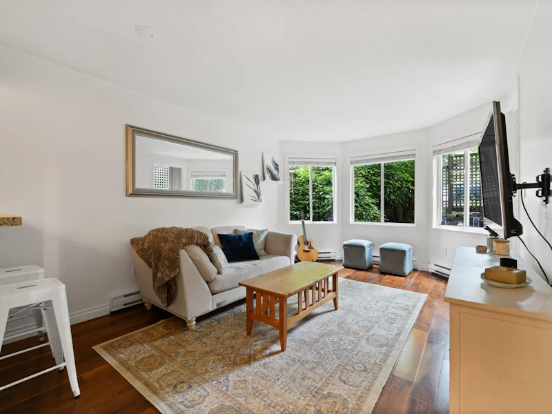 209 - 2057 W 3rd Avenue, Vancouver BC V6J 1L4