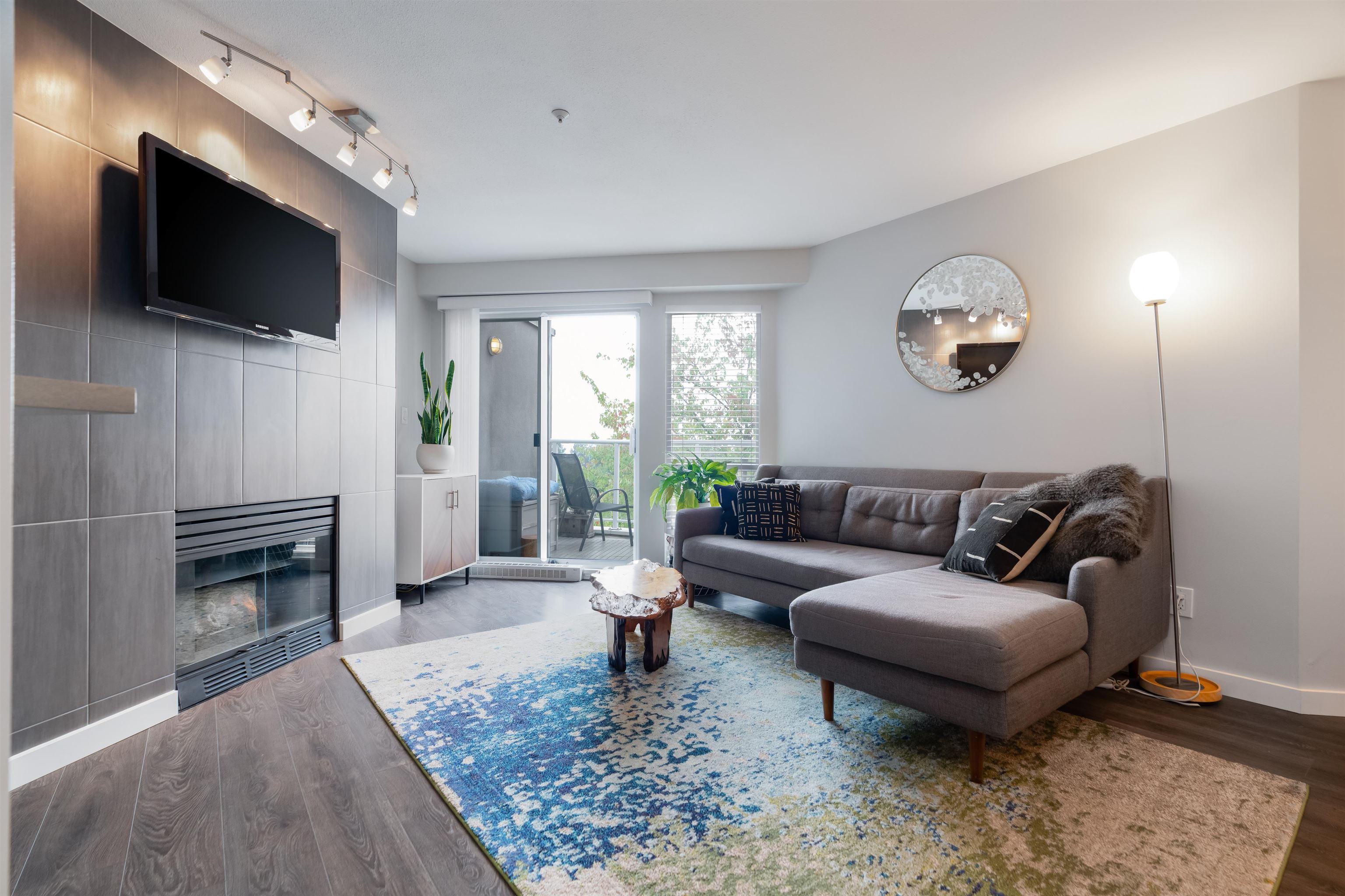 408-8430 Jellicoe Street, Vancouver, BC, V5S 4S7