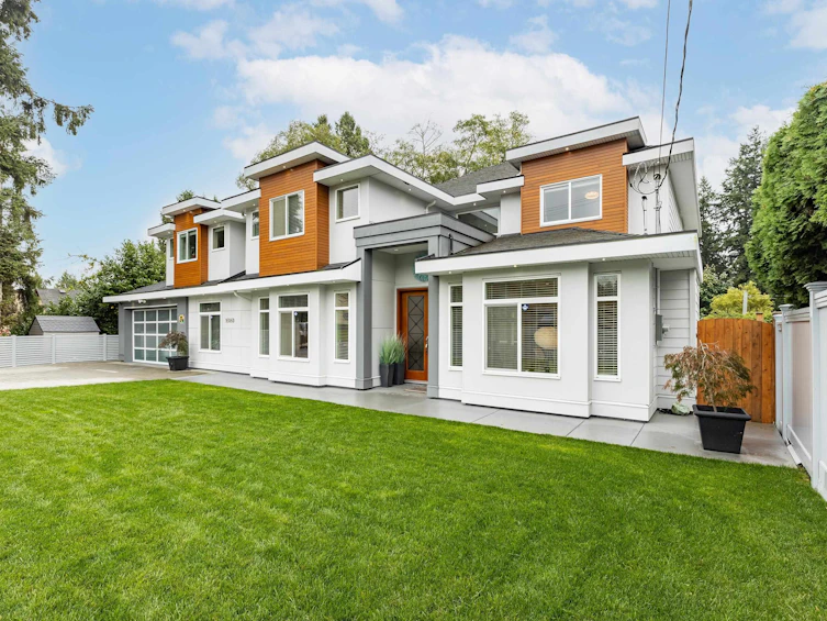 16060 10th Avenue, Surrey, BC, V4A 1A8