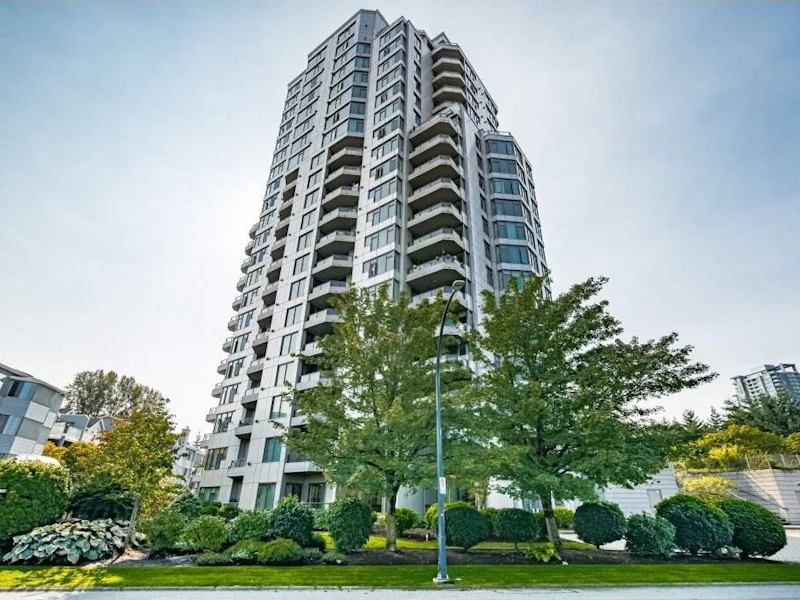 802 - 13880 101st Avenue, Surrey BC V3T 5T1