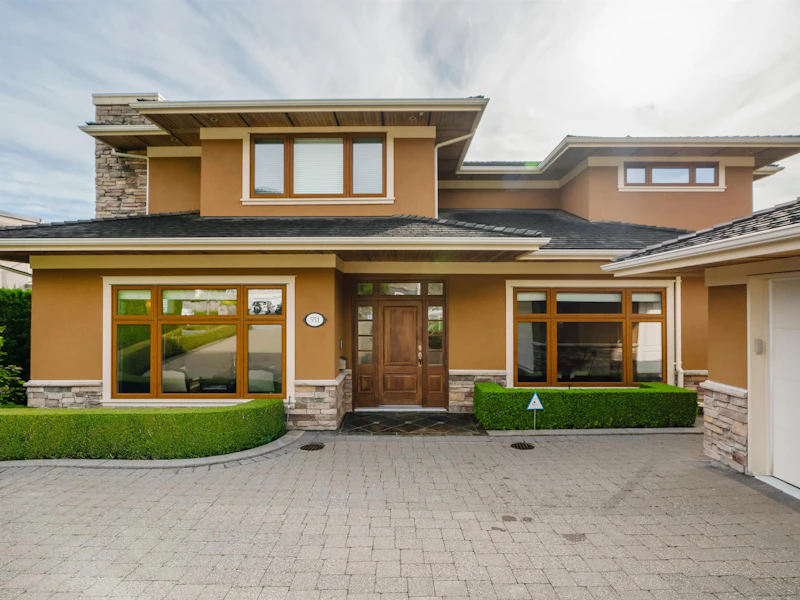 551 Saville Crescent, North Vancouver BC V7N 3A9