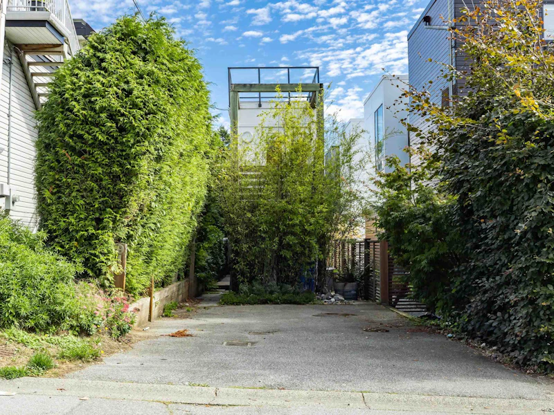 916 Finlay Street, Surrey BC