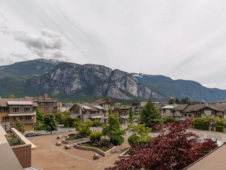 308-1211 Village Green Way, Squamish, BC, V8B 0R7