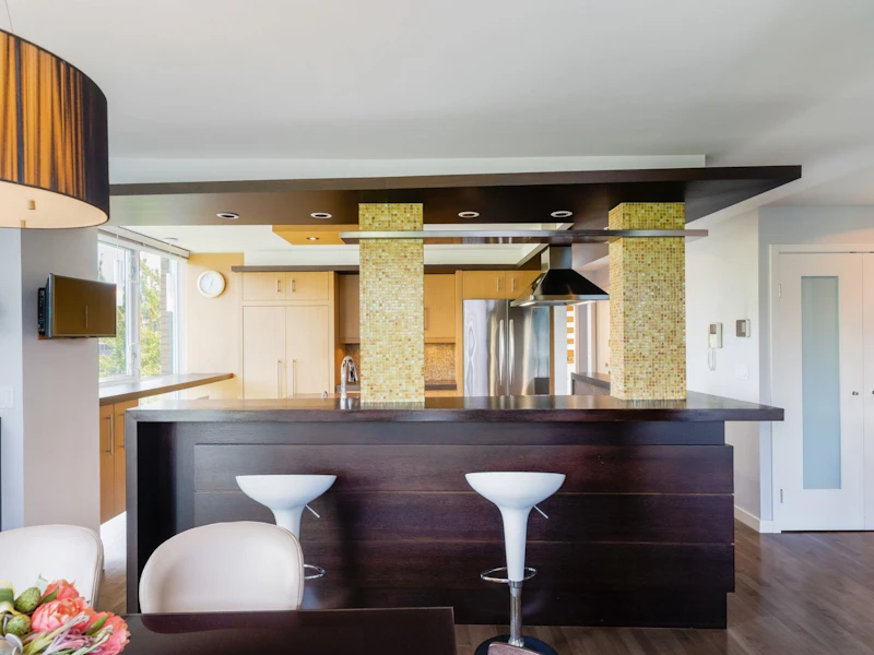 401 - 1633 W 10th Avenue, Vancouver BC V6J 2A2
