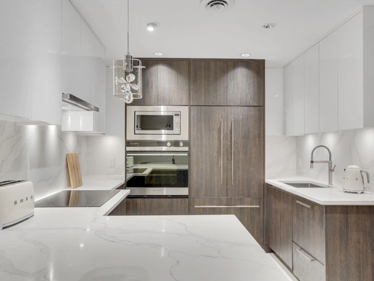 896 Hamilton Street, Vancouver, BC, V6B 5W4