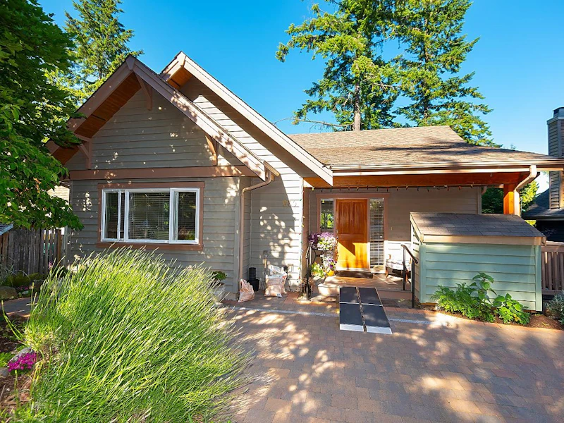960 Seaview Place, Bowen Island BC V0N 1G1