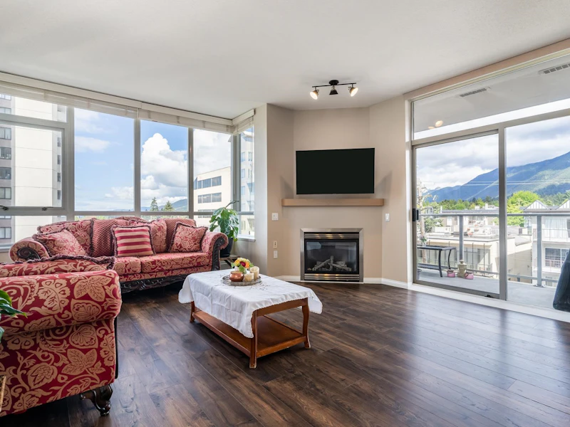 302 - 120 W 16th Street, North Vancouver BC V7M 3N6