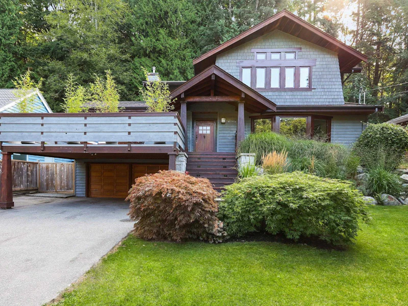 5742 Cranley Drive, West Vancouver BC V7W 1S8