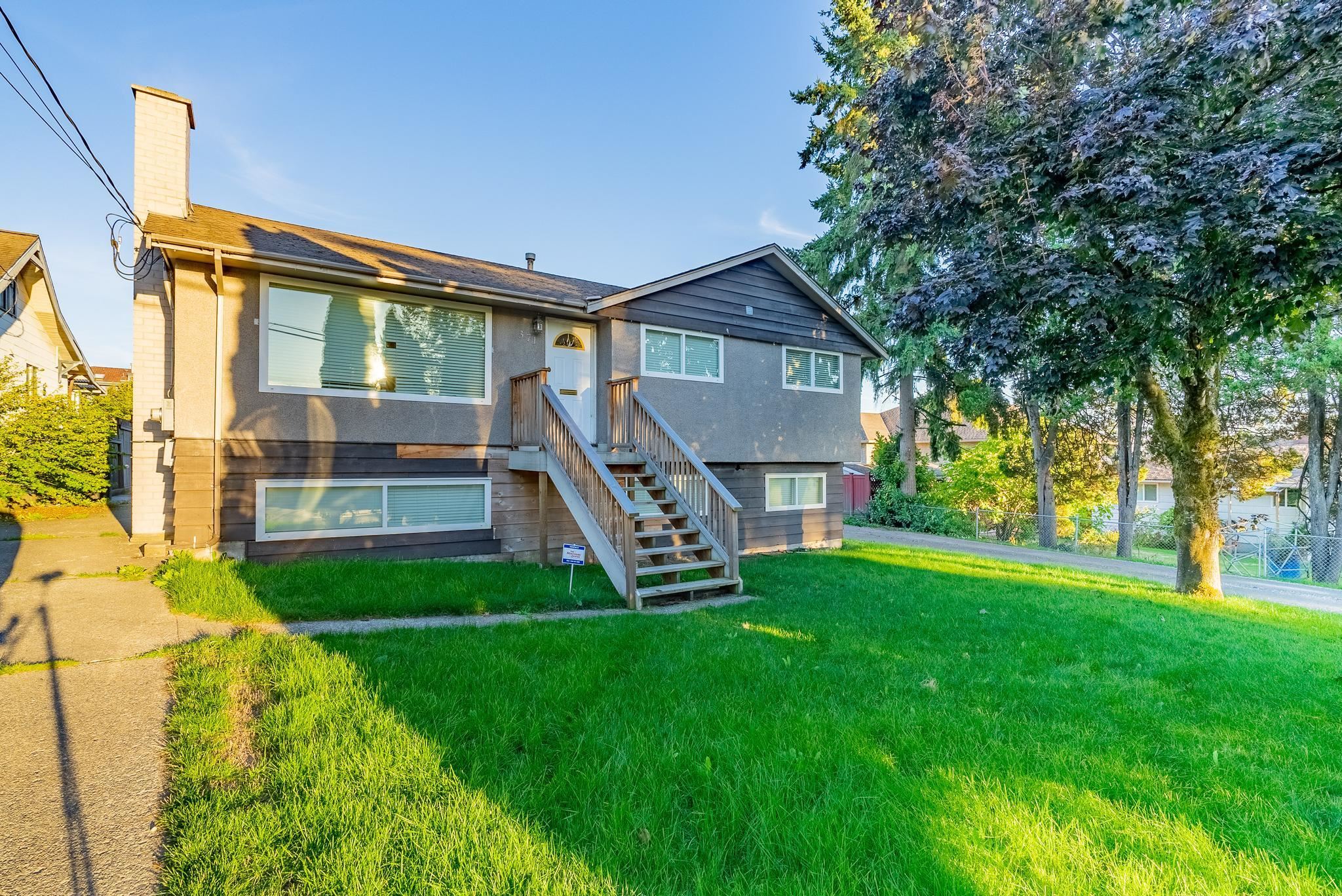 371 Blue Mountain Street, Coquitlam, BC, V3K 4J7