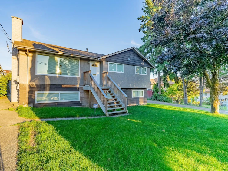 371 Blue Mountain Street, Coquitlam, BC, V3K 4J7