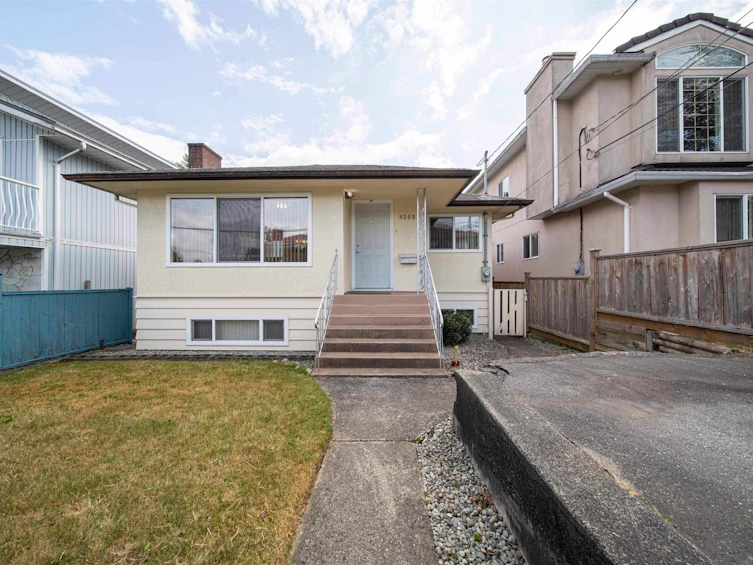 8288 12th Avenue, Burnaby, BC, V3N 2L4