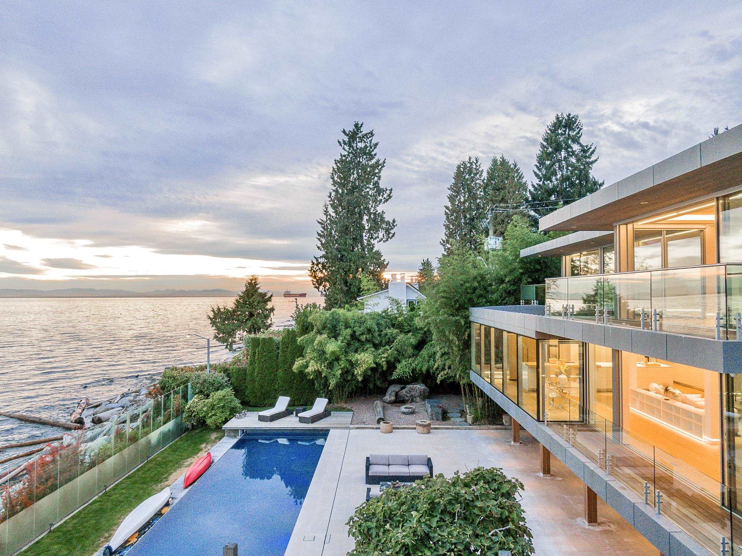 166 28th Street, West Vancouver, BC, V7V 4L5