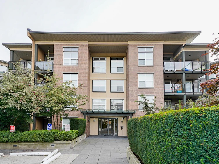 203-10707 139 Street, Surrey, BC, V3T 0B2