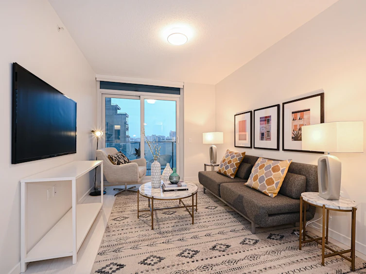 701-180 E 2nd Avenue, Vancouver, BC, V5Y 3T9