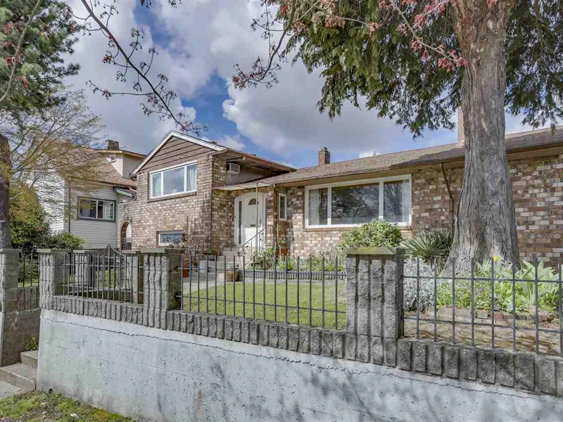 375 Se Marine Drive, Vancouver BC V5X 2S8