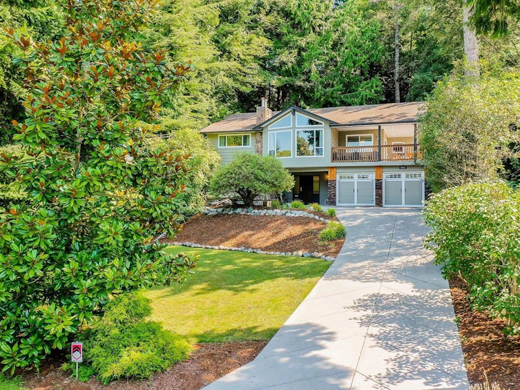 2718 Bayview Street, Surrey, BC, V4A 2Z4