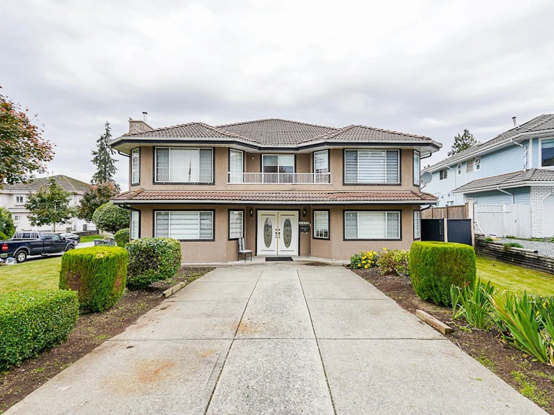 6853 123a Street, Surrey BC V3W 0X4