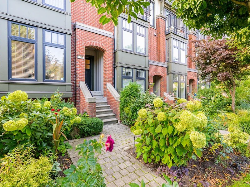 1729 Maple Street, Vancouver BC V6J 3S5