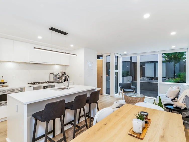 107-649 E 3rd Street, North Vancouver, BC, V7L 1G6
