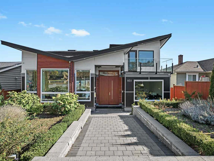 851 Whitchurch Street, North Vancouver, BC, V7L 2A5