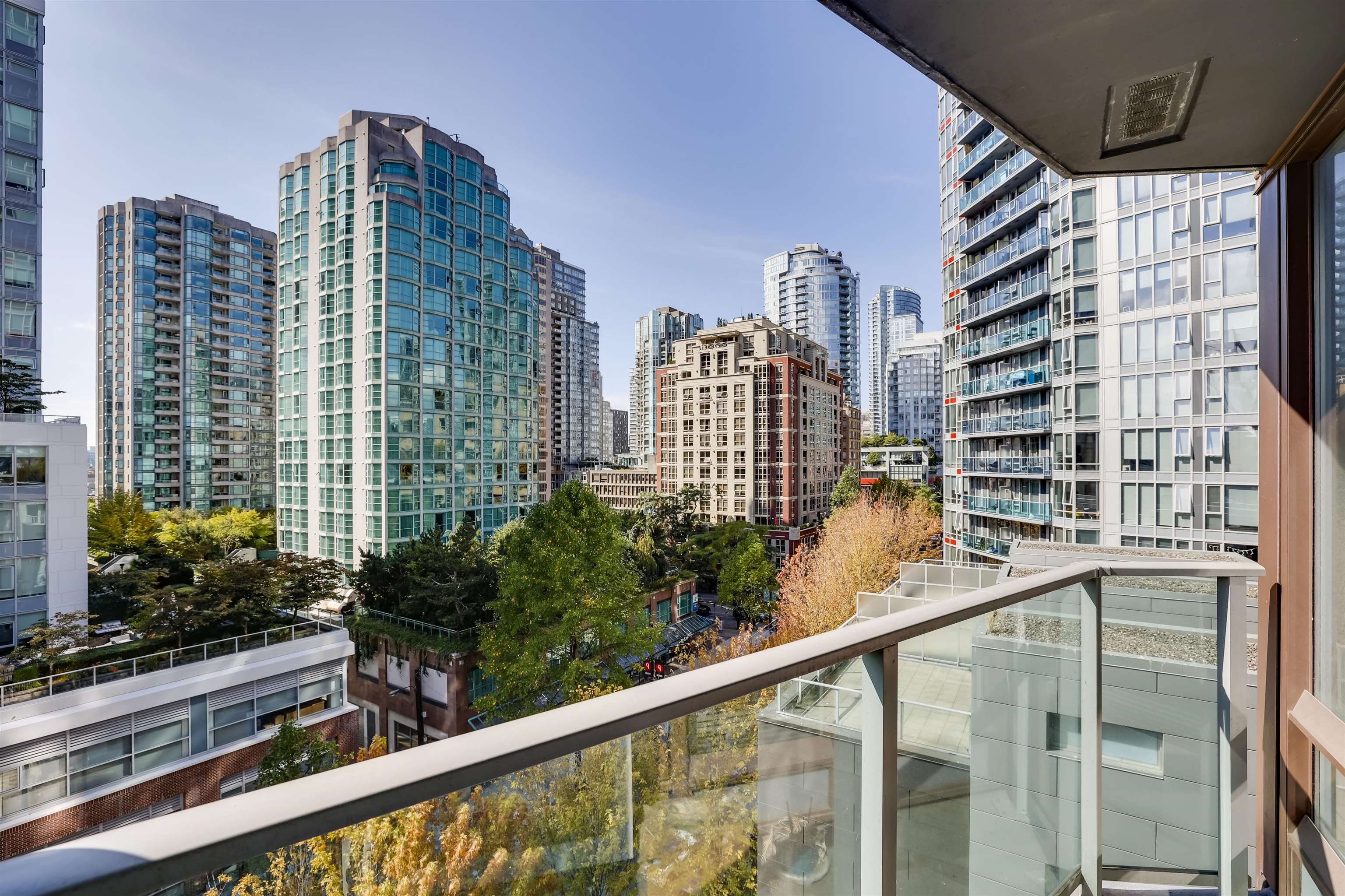 909-233 Robson Street, Vancouver, BC, V6B 0E8