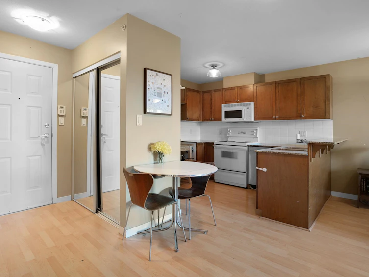PH5-3089 Oak Street, Vancouver, BC, V6H 2K8