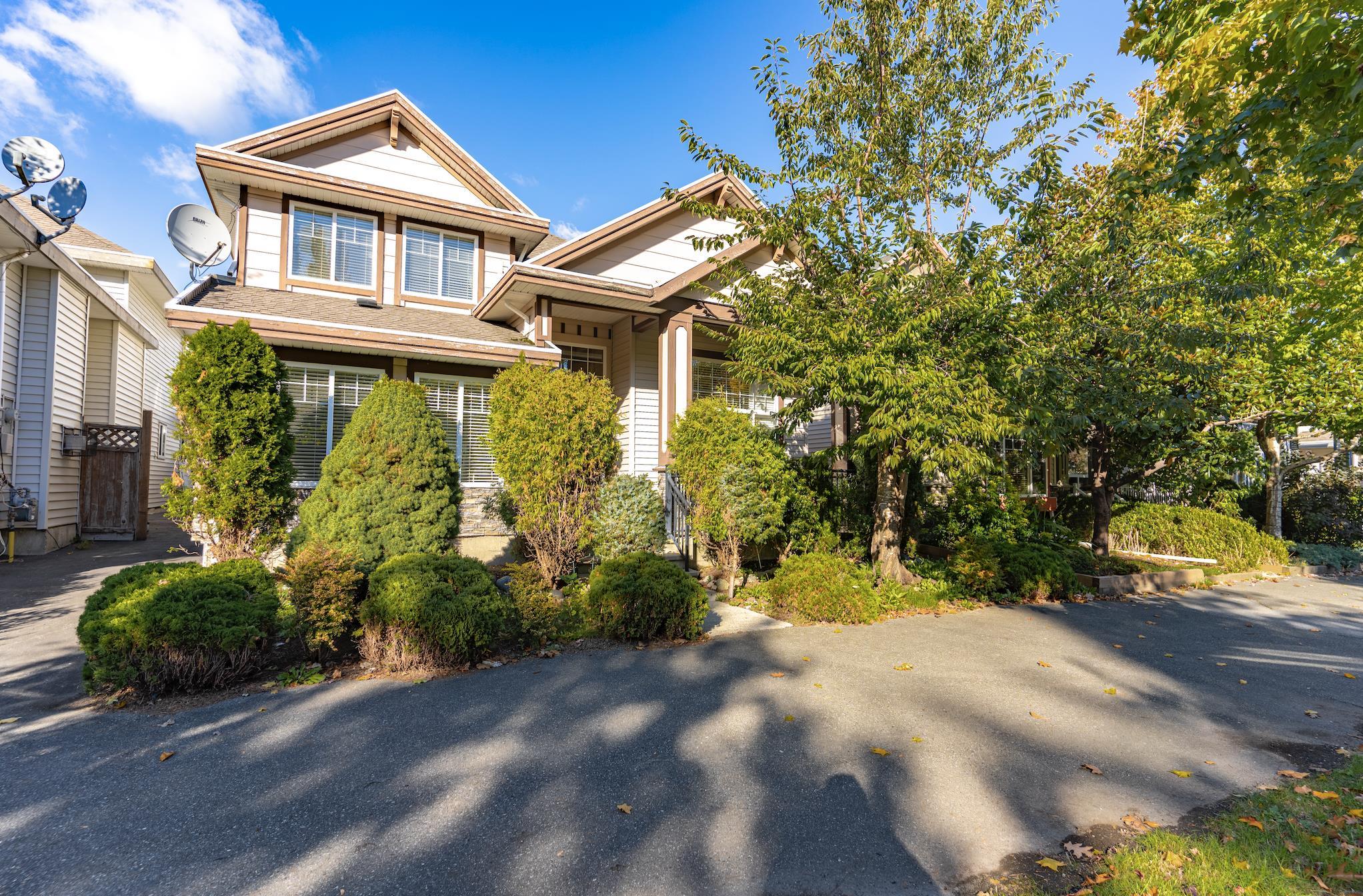 17389 64 Avenue, Surrey, BC, V3S 1Y8