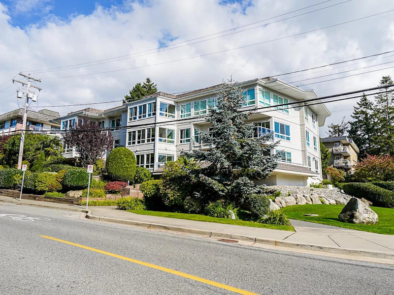 102 - 1322 Martin Street, Surrey BC V4B 3W5