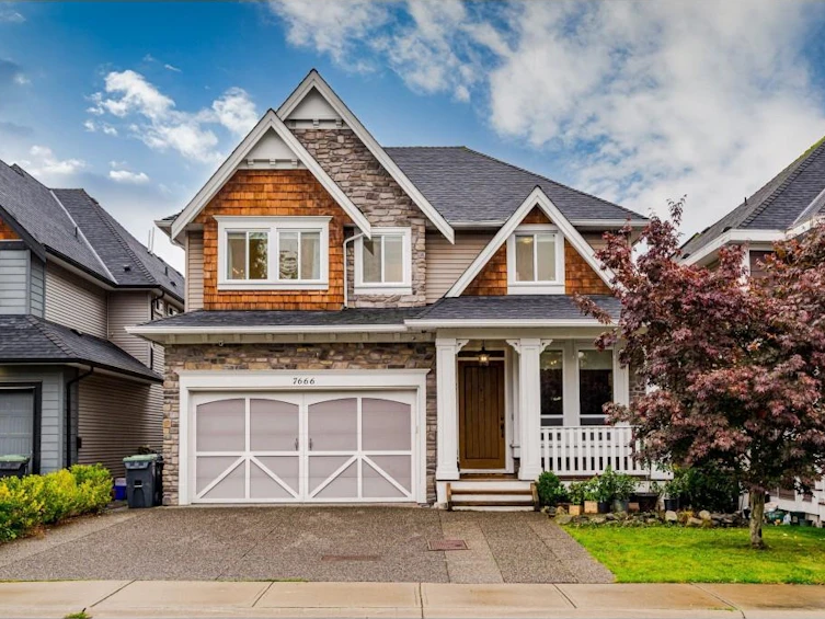 7666 210a Street, Langley, BC, V2Y 0L1