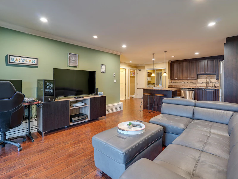 303 - 32175 Old Yale Road, Abbotsford BC V2T 2C8