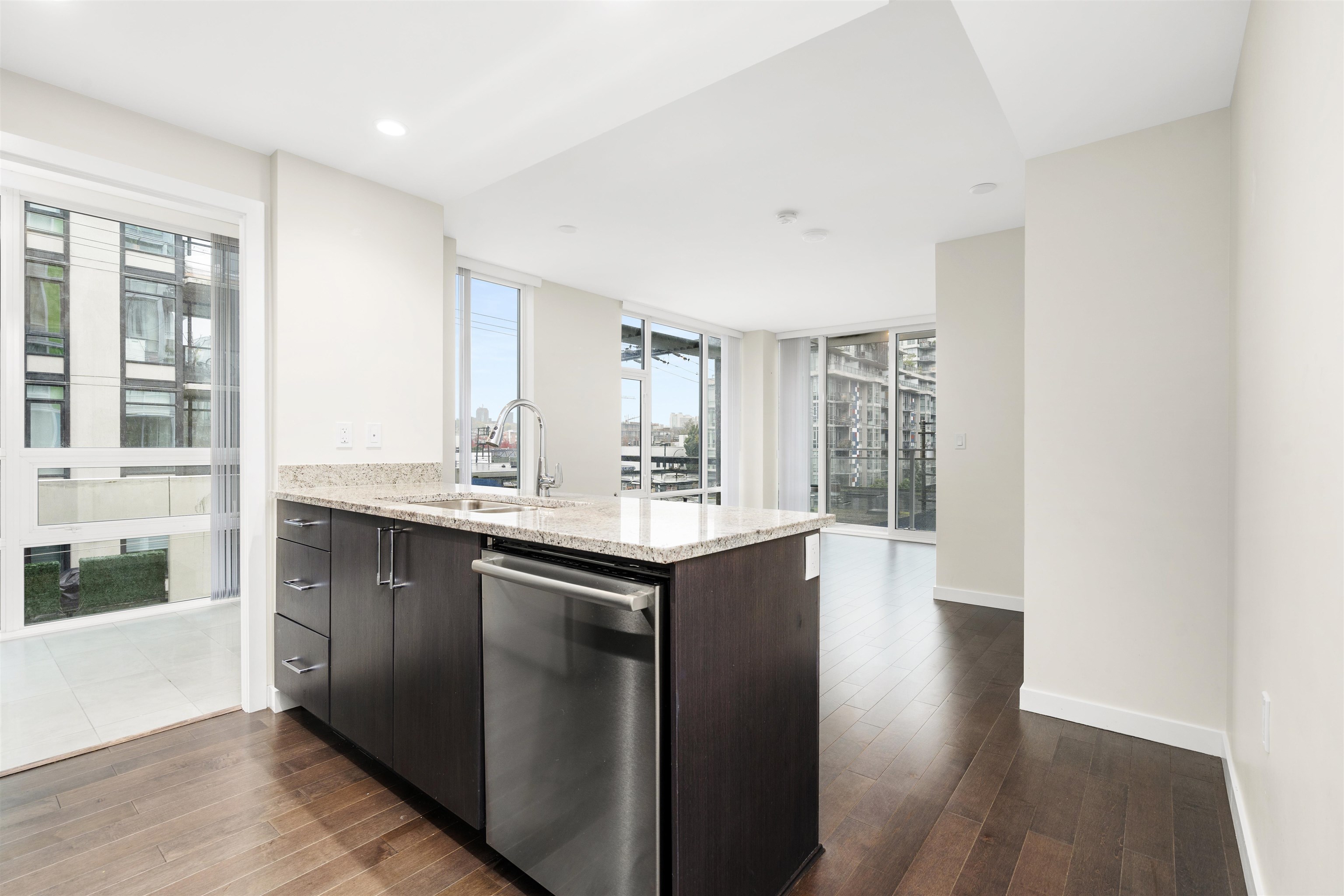 403-1708 Ontario Street, Vancouver, BC, V5T 0J7