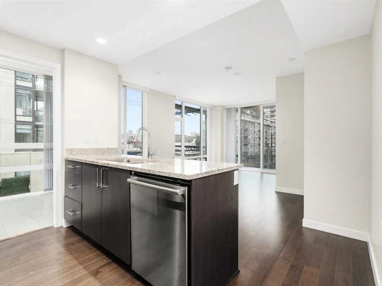 403-1708 Ontario Street, Vancouver, BC, V5T 0J7