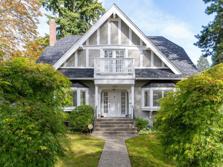 2499 W 35th Avenue, Vancouver, BC, V6M 1J7