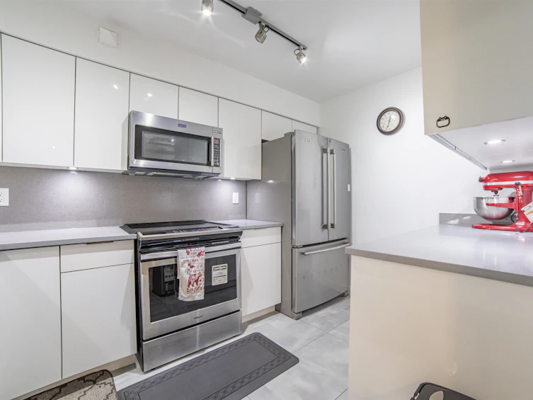 402-6055 Nelson Avenue, Burnaby, BC, V5H 4L4