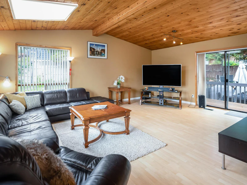 1288 E 16th Street, North Vancouver BC V7J 1L3