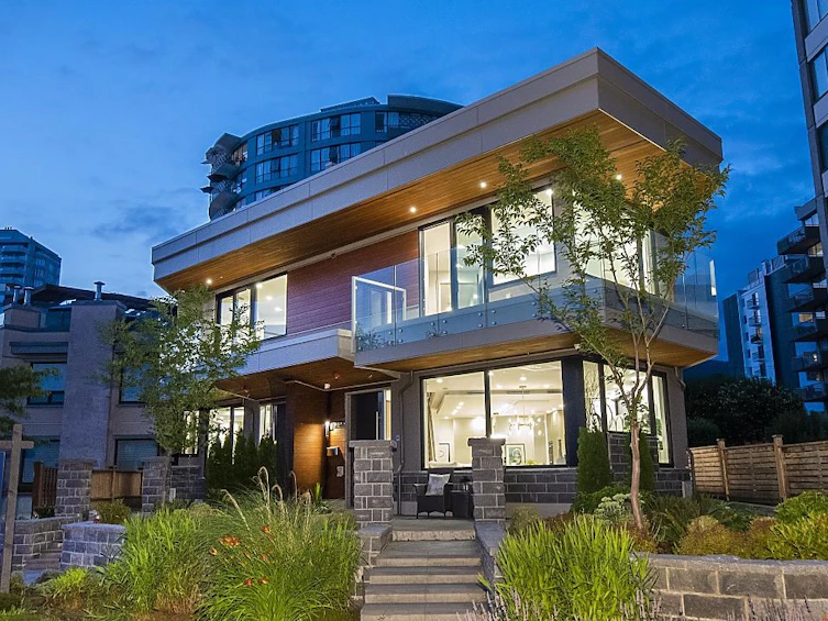 2175 Argyle Avenue, West Vancouver, BC, V7V 1A5