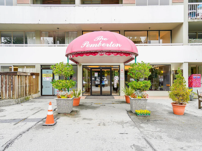 204 - 2012 Fullerton Avenue, North Vancouver BC V7P 3E3