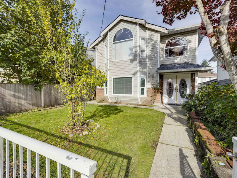 2025 Fraser Avenue, Port Coquitlam BC V3B 1N5
