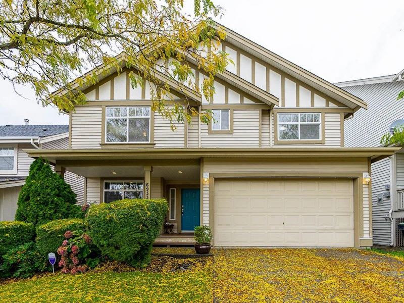 6933 202b Street, Langley BC V2Y 2Z6