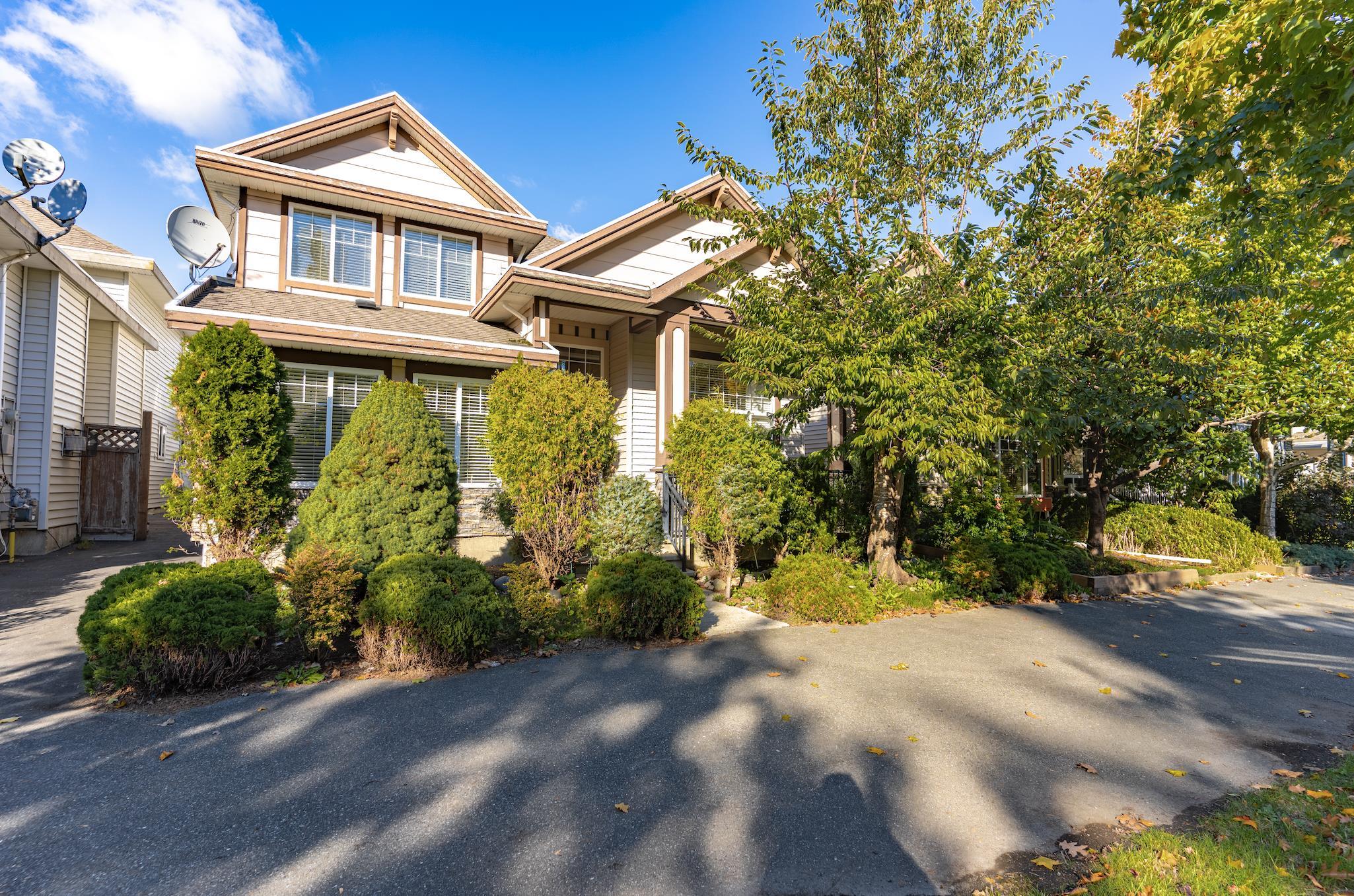 17389 64 Avenue, Surrey, BC, V3S 1Y8