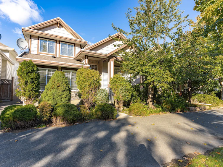 17389 64 Avenue, Surrey, BC, V3S 1Y8